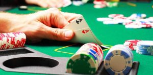 Poker - tựa game bài thu hút nhiều người tham gia
